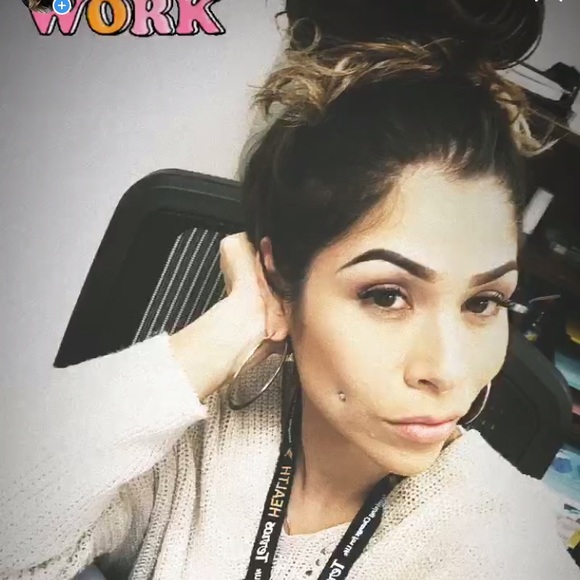 Meet your Posher, POSH AMBASSADOR Priscilla L. - Picture 1 of 8